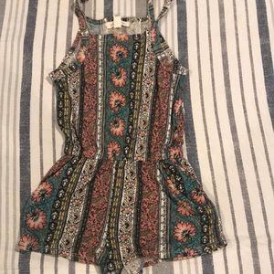 Billabong XXS (4-5) cotton romper